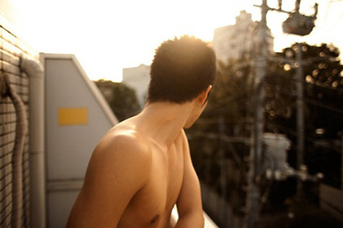 “Bộ sưu tập” thân xác sặc mùi tiền của quý bà chuyên săn trai bao