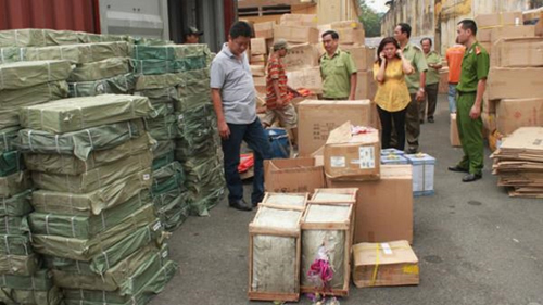 10 container hàng nhập lậu từ Trung Quốc được thông quan VICT