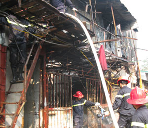 Vụ nữ sinh bị lửa thiêu: Cháy nhà mới thấy… yếu kém của PCCC