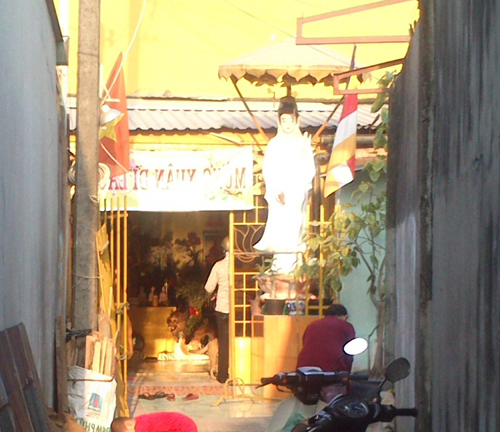 Vén màn bí ẩn vị 