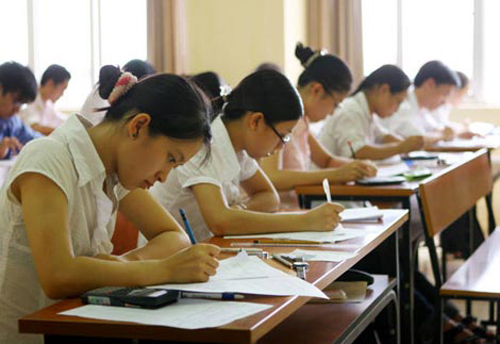 Bỏ điểm sàn có phải vì mục đích... cứu một số trường?