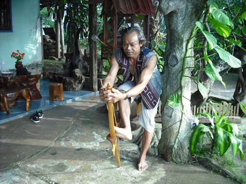 “Vũ khí huyền thoại” hạ gục ngàn mãnh thú của dũng sỹ rừng xanh