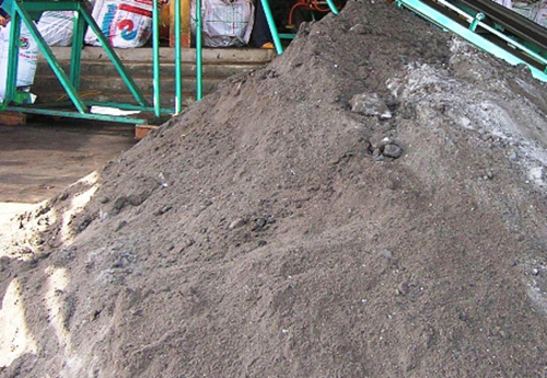 Lật tẩy mánh sản xuất phân bón giả số lượng “khủng” của nữ giám đốc
