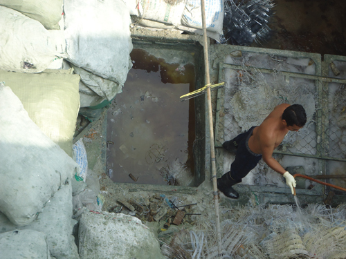 Hai lò sản xuất nhựa bị tố “đầu độc” người dân suốt 10 năm