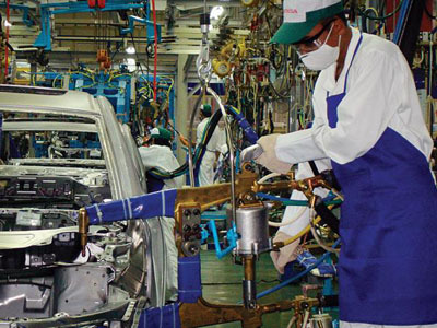 Vì sao doanh nghiệp Việt vẫn bị “thua” ngay trên “sân nhà”?