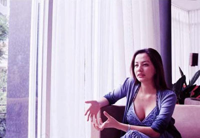 Mẹ Ngọc Thúy trả lời phỏng vấn về việc siêu mẫu khởi kiện