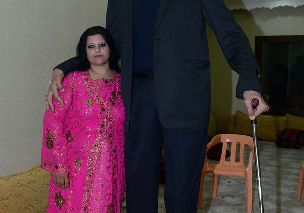 Chàng trai cao nhất thế giới đã lấy được vợ