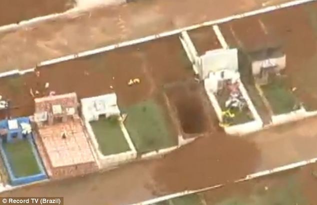 Hoảng hồn phát hiện “xác chết” vẫy tay trong nghĩa trang