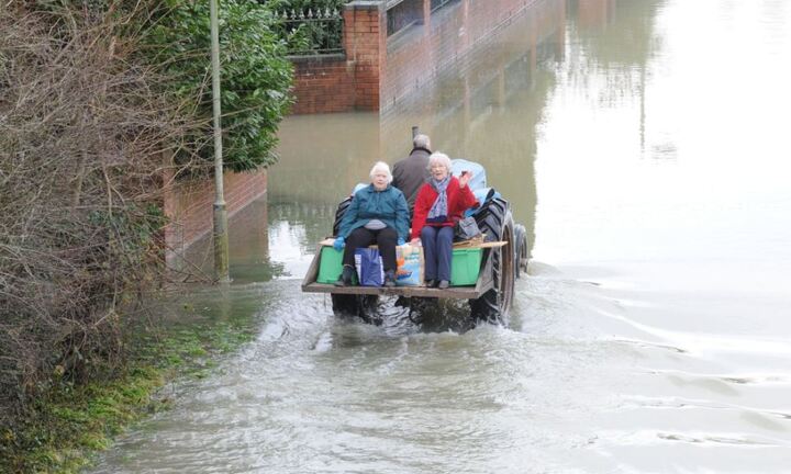 Người Anh khốn đốn  vì lũ lụt