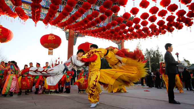 Châu Á hân hoan đón giao thừa Tết Giáp Ngọ 2014