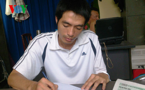 Rúng động: Đâm chết vợ, xả nước cho ngạt con 10 tháng tuổi