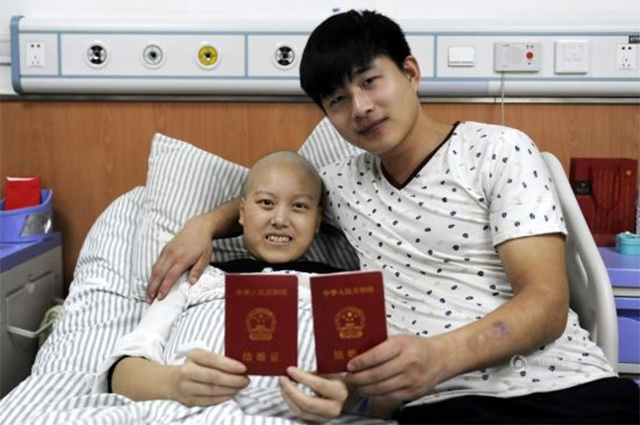 Cảm động chuyện tình chàng trai quyết tâm cưới bạn gái ung thư