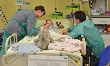 Bé trai 2 tuổi suýt “đóng băng” dưới cái lạnh -7 độ C