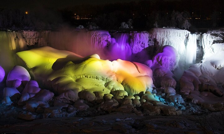 Hình ảnh thác nước Niagara hùng vĩ đóng băng lần hai