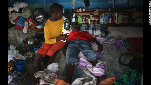 Tin tức bệnh Ebola mới nhất: 1.229 người đã tử vong