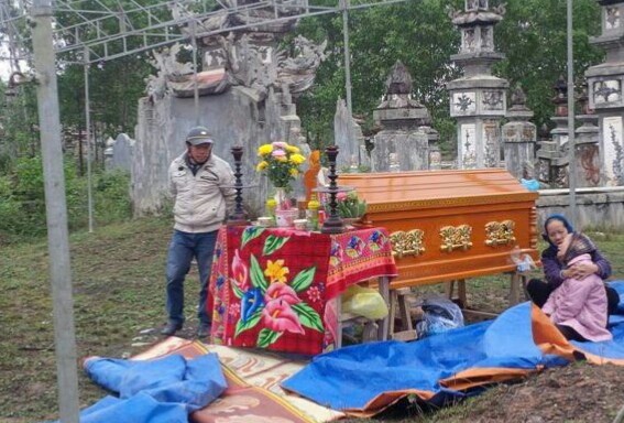 Hé lộ nguyên nhân khiến thầy giáo treo cổ tự tử trong rừng