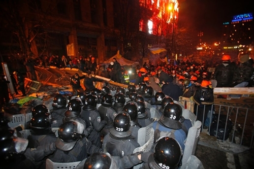 Biểu tình ở Ukraine biến thành bạo lực