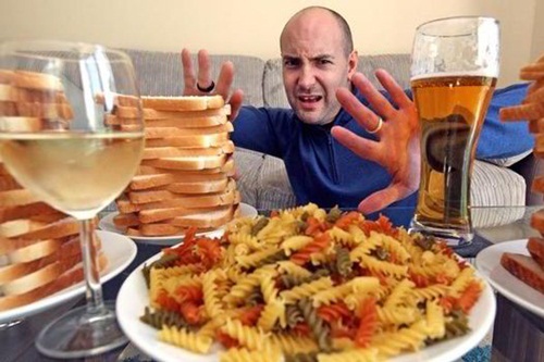 Lạ lùng những người không uống bia rượu vẫn say