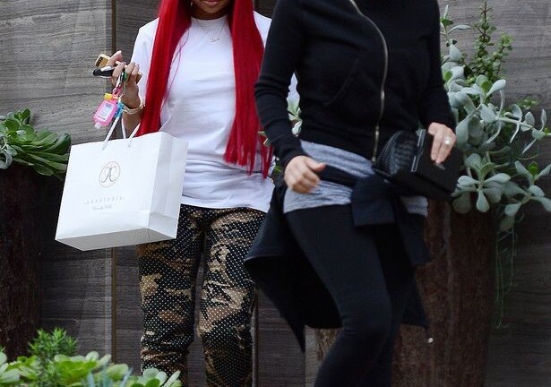 Kim Kardashian lại muốn sinh con cho Kanye West