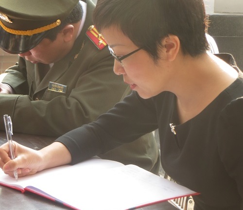 Những dòng chia sẻ xúc động trong cuốn sổ tang của nghệ sĩ Tuấn Dương