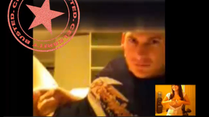  Sốc với những bức hình chat sex của Lee Ryan