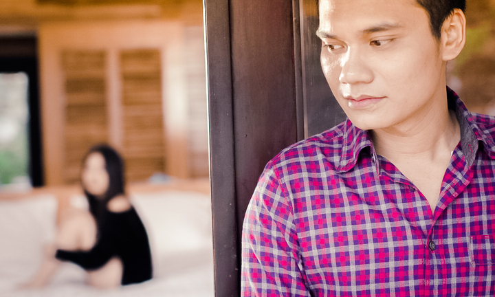 Khắc Việt bị hàng xóm cướp mất người yêu