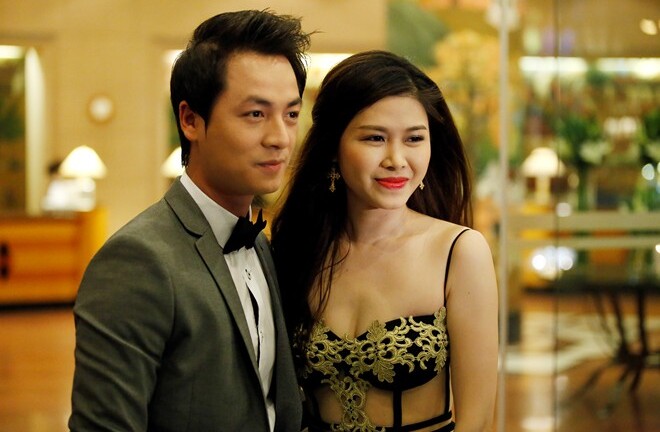 Vợ Đăng Khôi diện đầm sexy cùng chồng dự đám cưới Tuấn Hưng