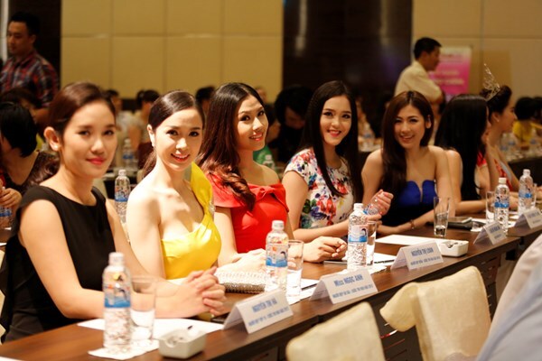 Hoa hậu Việt Nam 2014: Không chấp nhận thí sinh sống thử