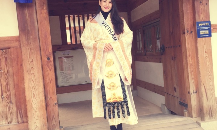Hà Phương diện Hanbok tại cuộc thi siêu mẫu Quốc tế 2015