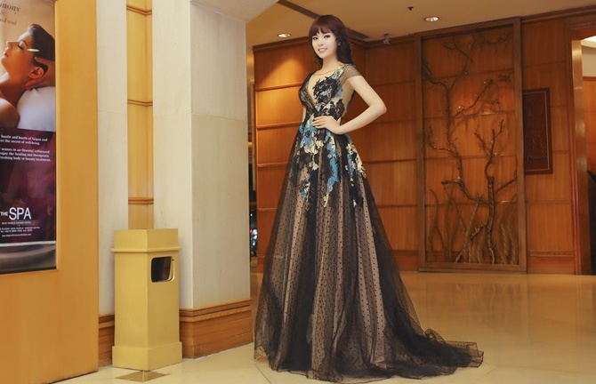 Hoa hậu Kỳ Duyên diện đầm lộng lẫy như công chúa