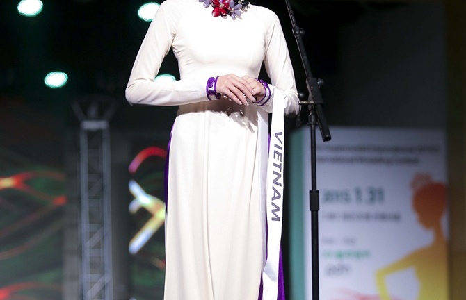 Phan Hà Phương giành giải nhì Siêu mẫu Quốc tế 2015