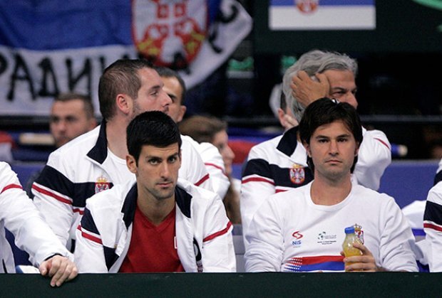 Bênh chiến hữu, Djokovic lãnh 
