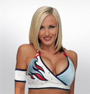 “Sex” với con trai của bạn, kiều nữ bị bóc lịch