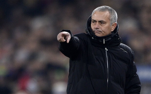 Mourinho tâng bốc học trò, tố Suarez là kẻ ăn vạ