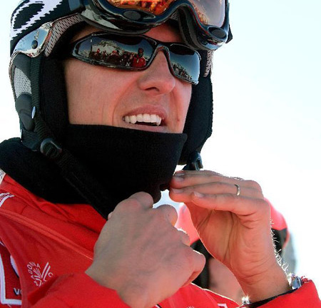 Lao đầu vào đá, tay đua huyền thoại Michael Schumacher nguy kịch