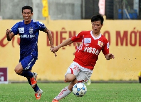 Đá kém, cựu thần đồng Văn Quyến vẫn ngập tiền thưởng