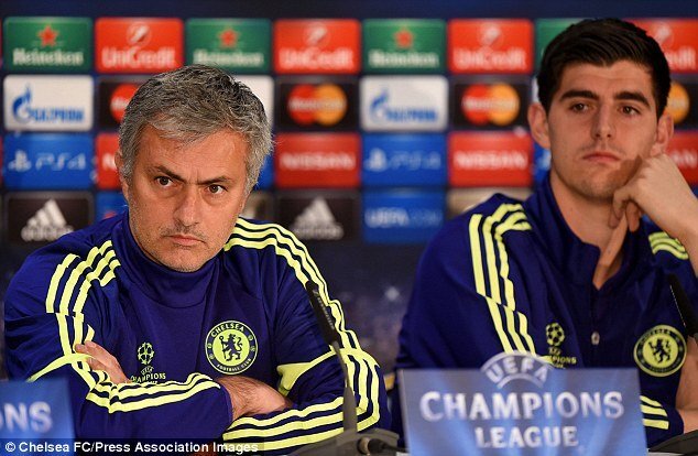 Mourinho nổi nóng ngay trong buổi họp báo