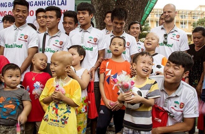 Công Phượng và CLB HAGL thể hiện tấm lòng nhân ái
