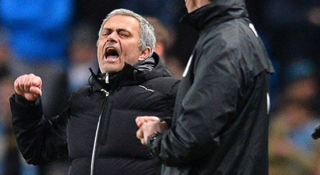 Chelsea bị mất điểm, Mourinho chỉ trích... học trò