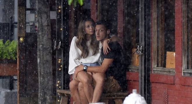 Bật mí: Ozil sa sút phong độ vì cuồng sex