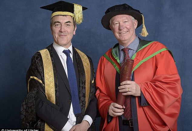 Sir Alex Ferguson được nhận bằng tiến sỹ danh dự