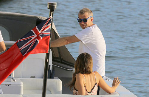 Chơi trội, ông chủ Chelsea thuê 111 phòng khách sạn