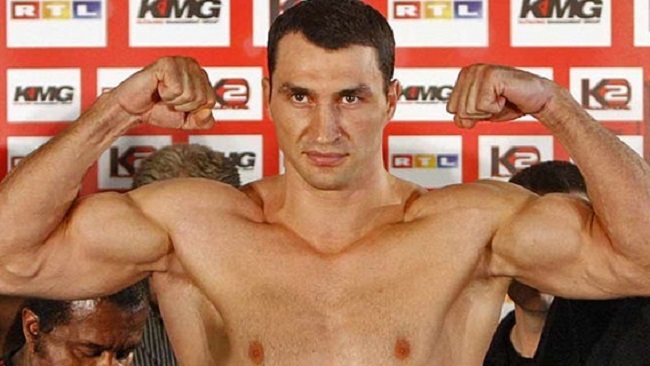 Những đòn đánh knock-out siêu đẳng của Tiến sỹ búa thép