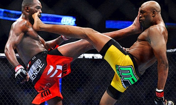 Bị tẩn no đòn, võ sỹ Brazil hèn nhát bỏ chạy khỏi sàn đấu