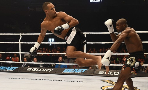 Pha xoay người ra đòn hạ gục đối phương của Raymond Daniels