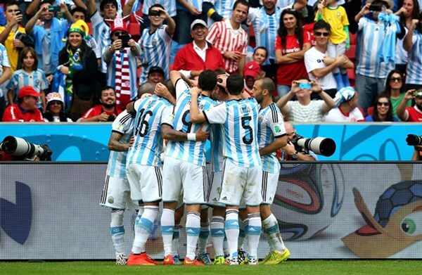Argentina 3-2 Nigeria (KT): Messi lập cú đúp ngoạn mục