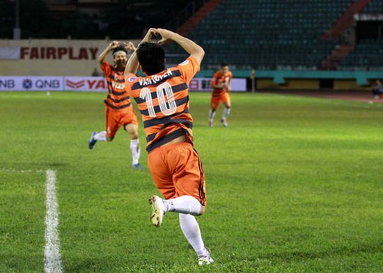 Ninh Bình quyết hạ Kitchee, Văn Quyến phải dự bị ở AFC Cup