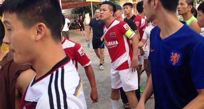 Sự thật tin đồn ca sỹ Tuấn Hưng đánh nhau trên sân bóng