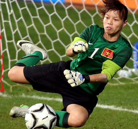 Tuyển nữ Việt Nam có thể ngẩng cao đầu dù thua Nhật Bản 0-3