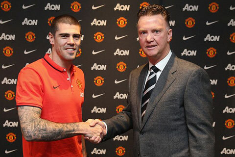 Ra mắt M.U, Valdes tâng bốc đàn em De Gea 